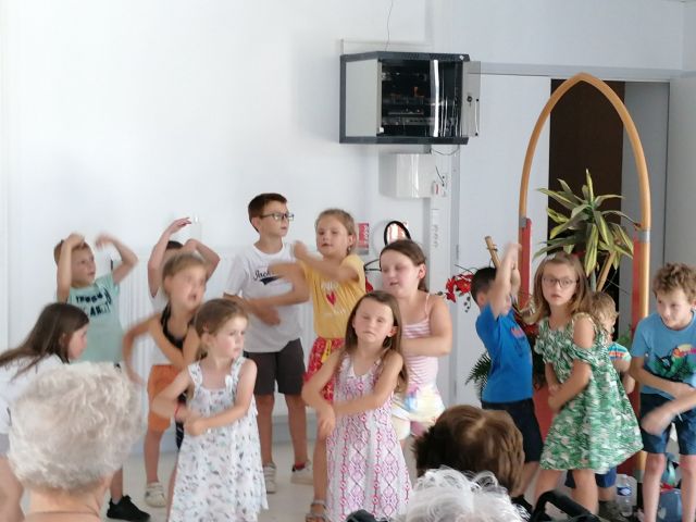 Spectacle des enfants du centre de loisirs 